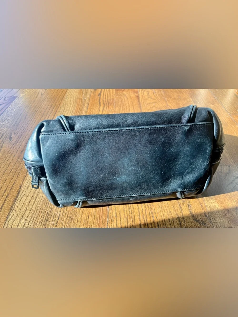 TUMI Black Leather Travel Toiletry Bag Dopp Kit Zip Case